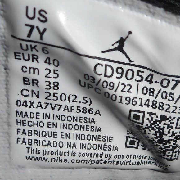 Unisex NIKE AIR JORDAN Black & White w/Strap & Lace ups! US Women 8, Men 7 - Picture 6 of 6